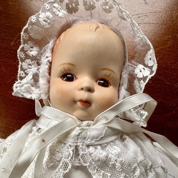 Vintage porcelain painted doll - Picture 6 of 8